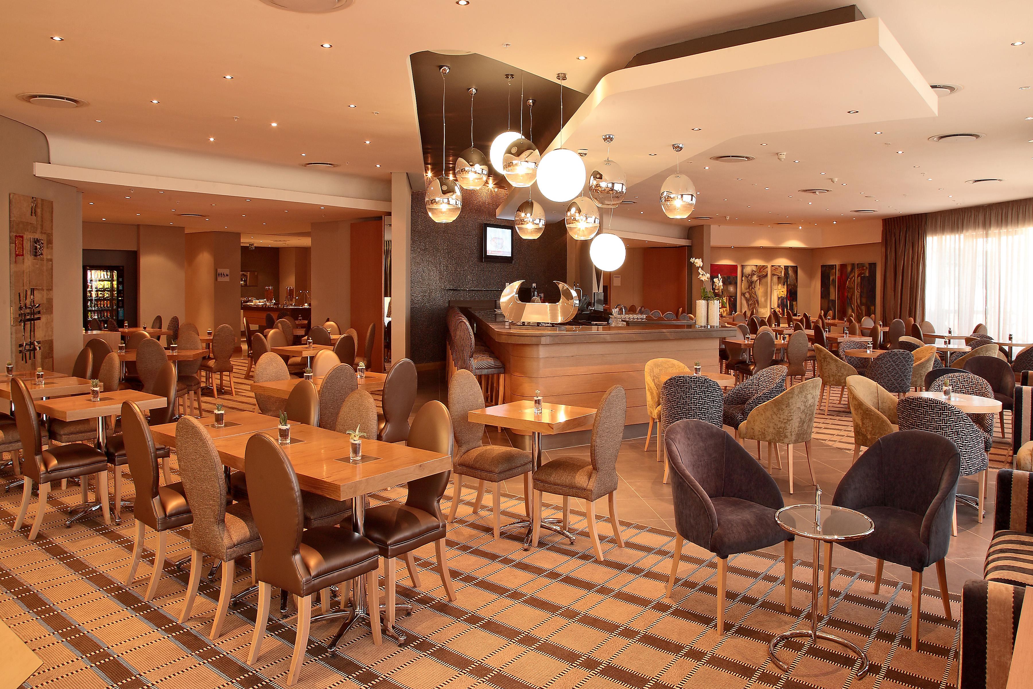 Rh Hotel Претория Екстериор снимка