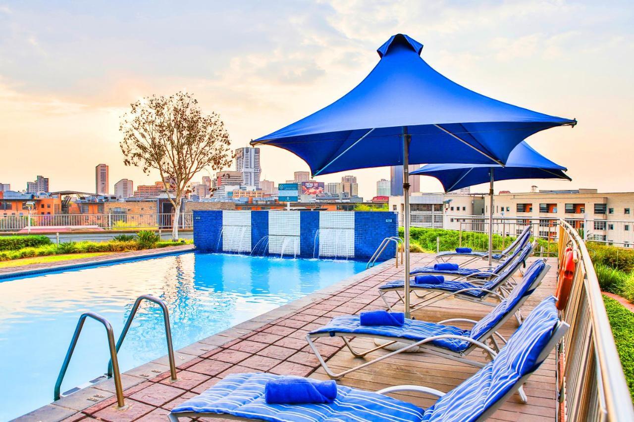 Rh Hotel Претория Екстериор снимка