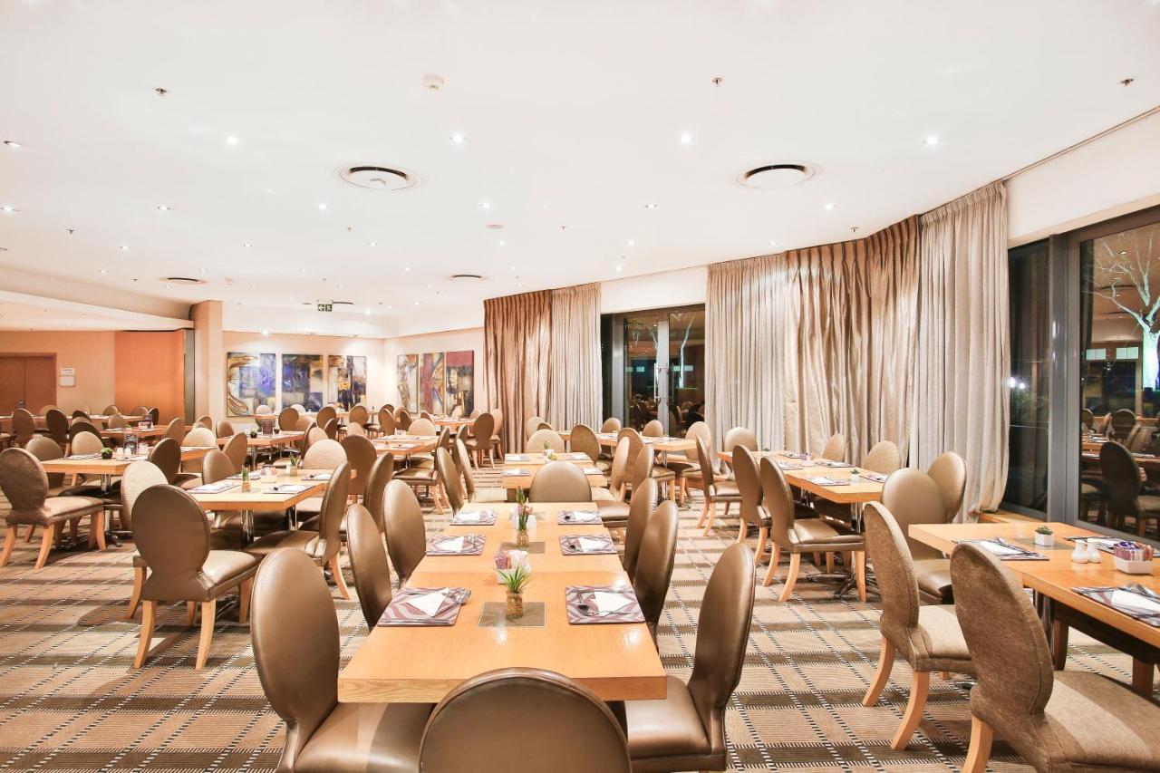 Rh Hotel Претория Екстериор снимка