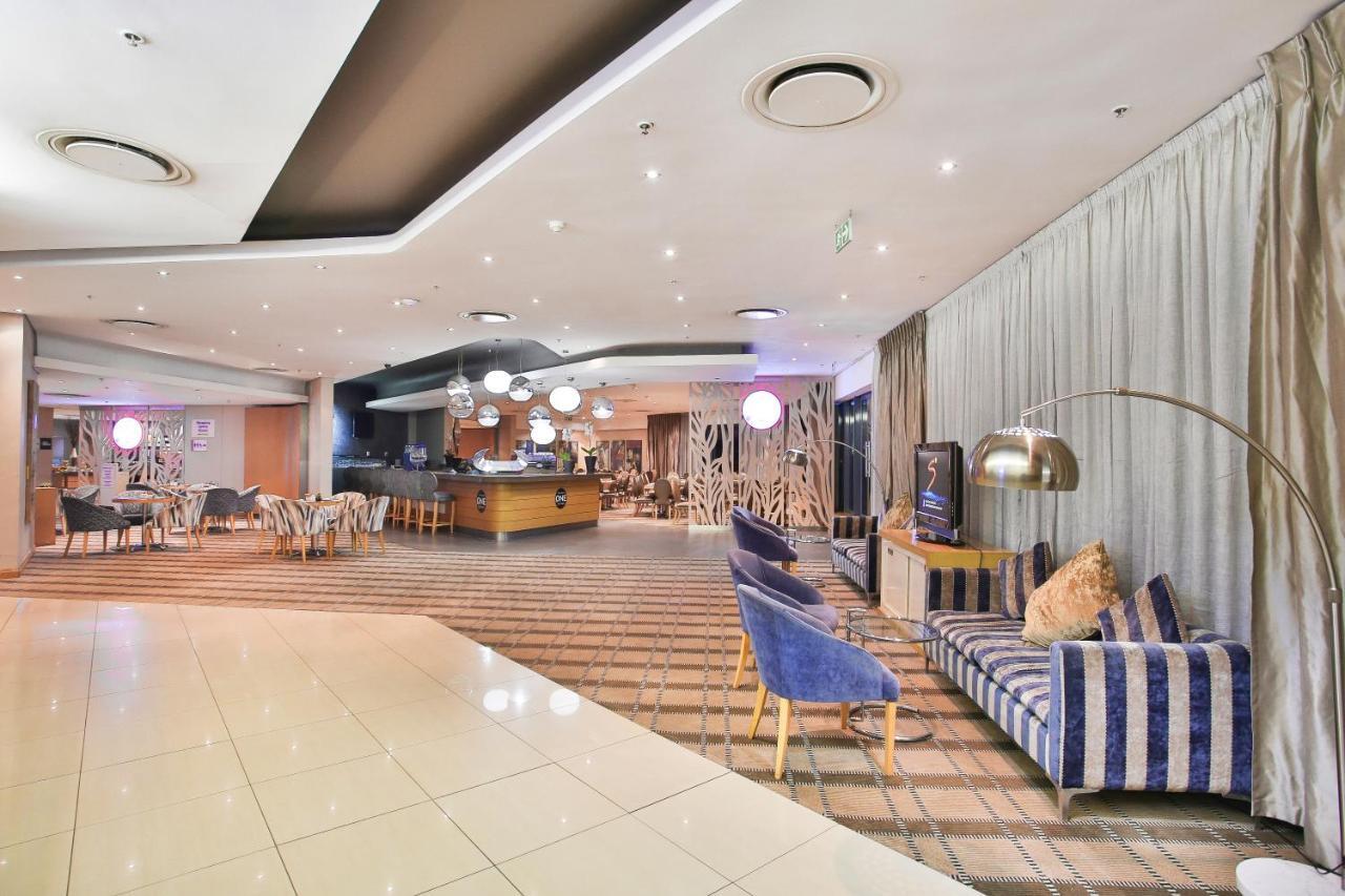Rh Hotel Претория Екстериор снимка