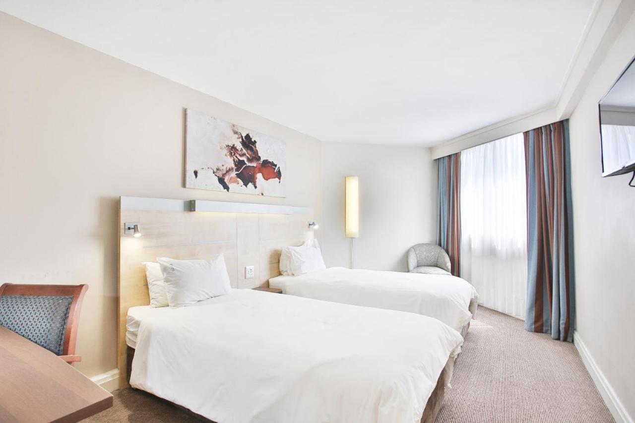 Rh Hotel Претория Екстериор снимка
