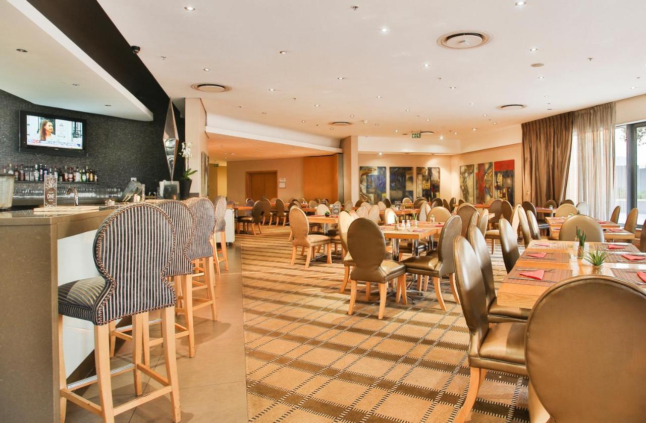 Rh Hotel Претория Екстериор снимка
