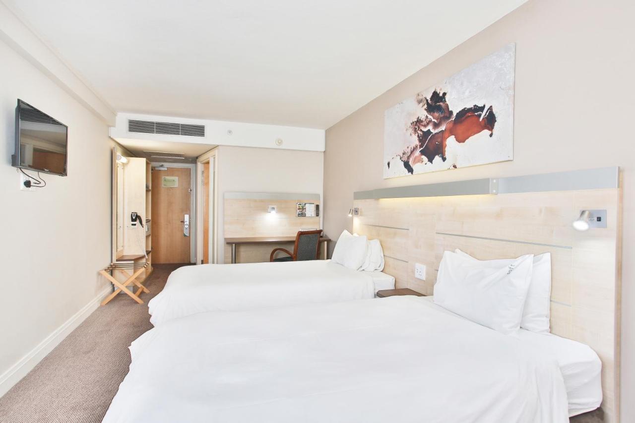 Rh Hotel Претория Екстериор снимка